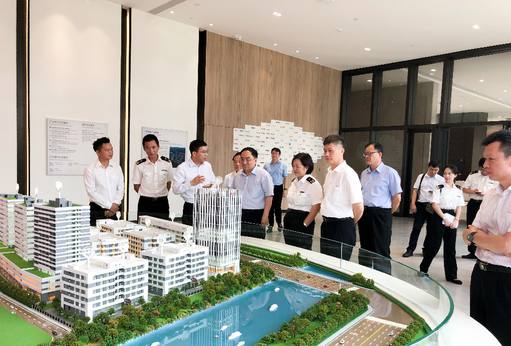 國家海關(guān)總署黨委委員張廣志