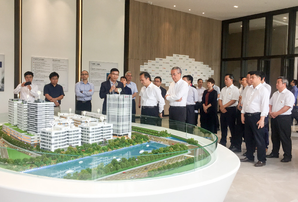 黃埔區(qū)委書記周亞偉、南沙區(qū)委書記蔡朝林