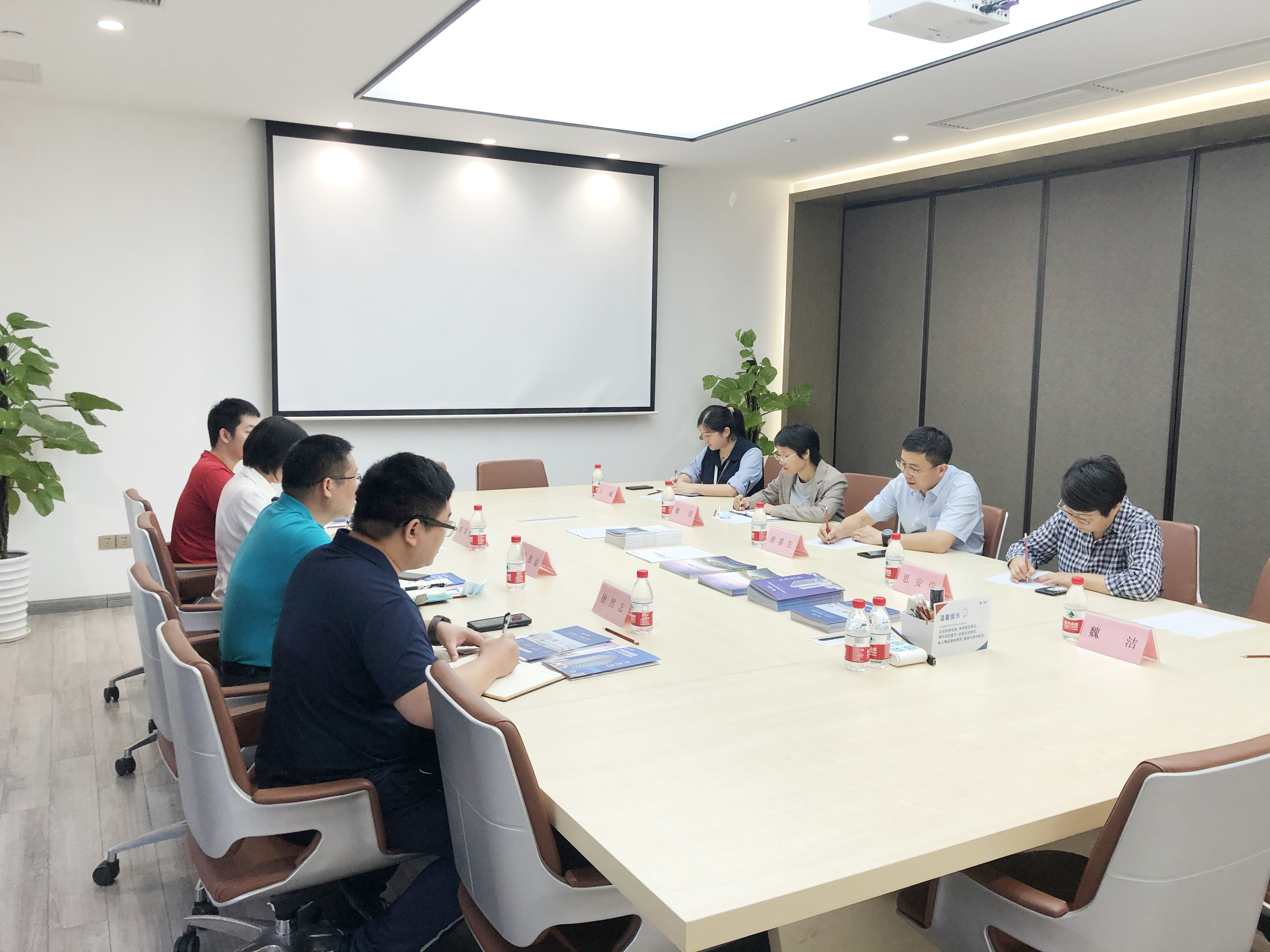 【園區(qū)新聞】南沙區(qū)人力資源和社會(huì)保障局局長(zhǎng)匡致遠(yuǎn)一行蒞臨廣東醫(yī)谷考察調(diào)研