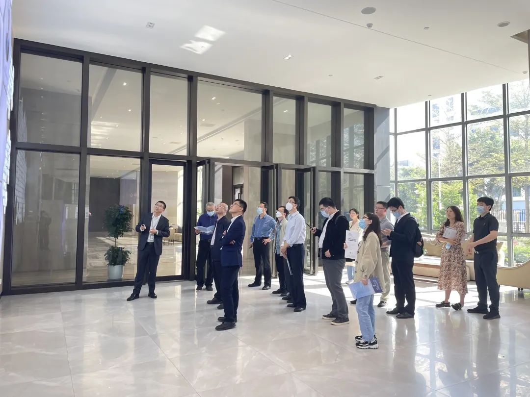 國(guó)家發(fā)改委國(guó)土開發(fā)與地區(qū)經(jīng)濟(jì)研究所調(diào)研組一行蒞臨廣東醫(yī)谷?南沙一園考察調(diào)研