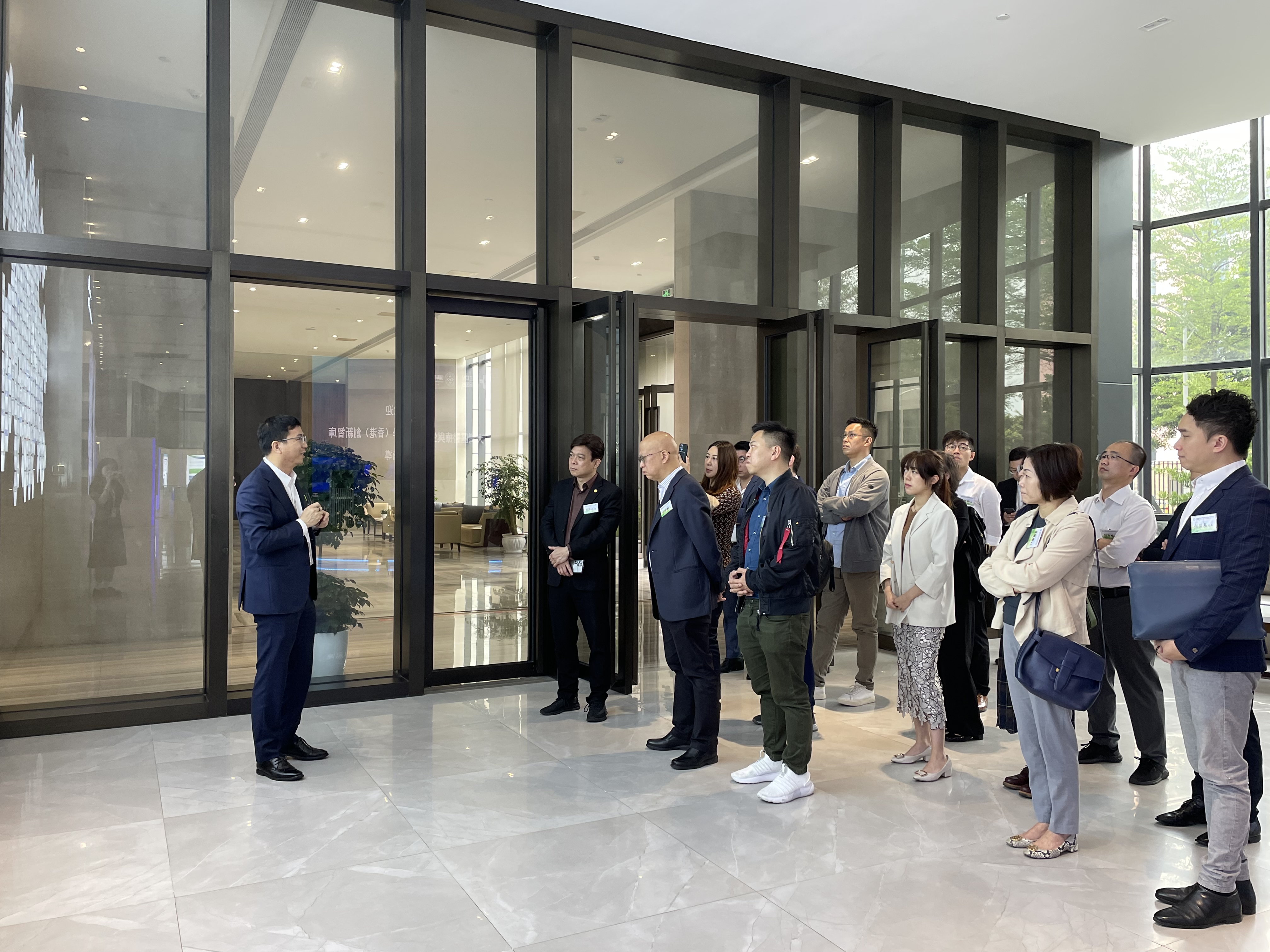 大灣區(qū)醫(yī)療與生命科學(xué)（香港）創(chuàng)新智庫一行蒞臨廣東醫(yī)谷考察交流