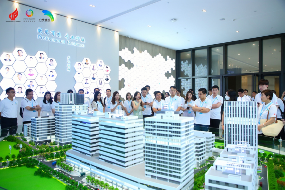 團(tuán)結(jié)香港基金顧問(wèn)曹萬(wàn)泰一行蒞臨廣東醫(yī)谷考察調(diào)研