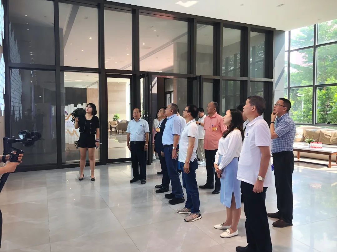 2023年世界粵南商大會灣區(qū)行南沙考察團(tuán)蒞臨廣東醫(yī)谷考察交流