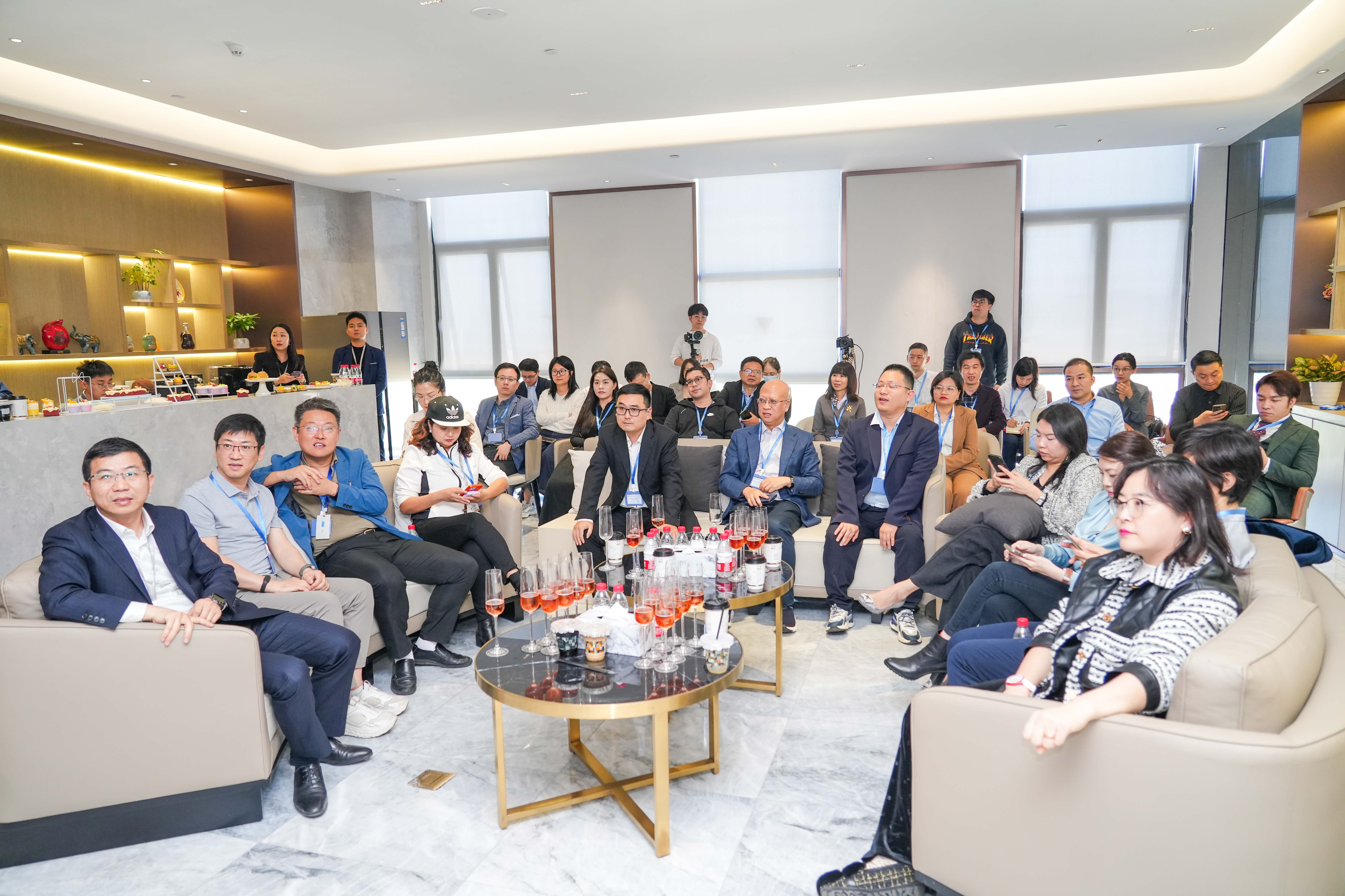 粵港澳生物醫(yī)藥企業(yè)融合創(chuàng)新及知識(shí)產(chǎn)權(quán)要點(diǎn)研討-廣東醫(yī)谷企業(yè)家俱樂(lè)部產(chǎn)業(yè)鏈接酒會(huì)順利舉辦