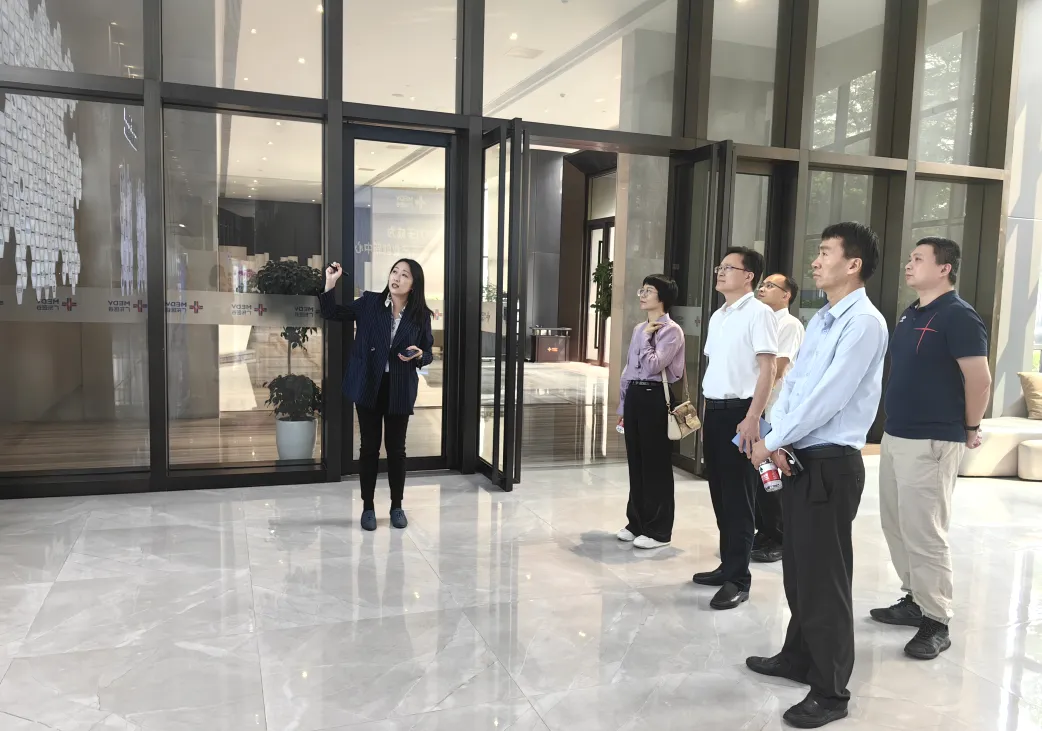 惠州學(xué)院生命科學(xué)學(xué)院領(lǐng)導(dǎo)來訪廣東醫(yī)谷考察交流
