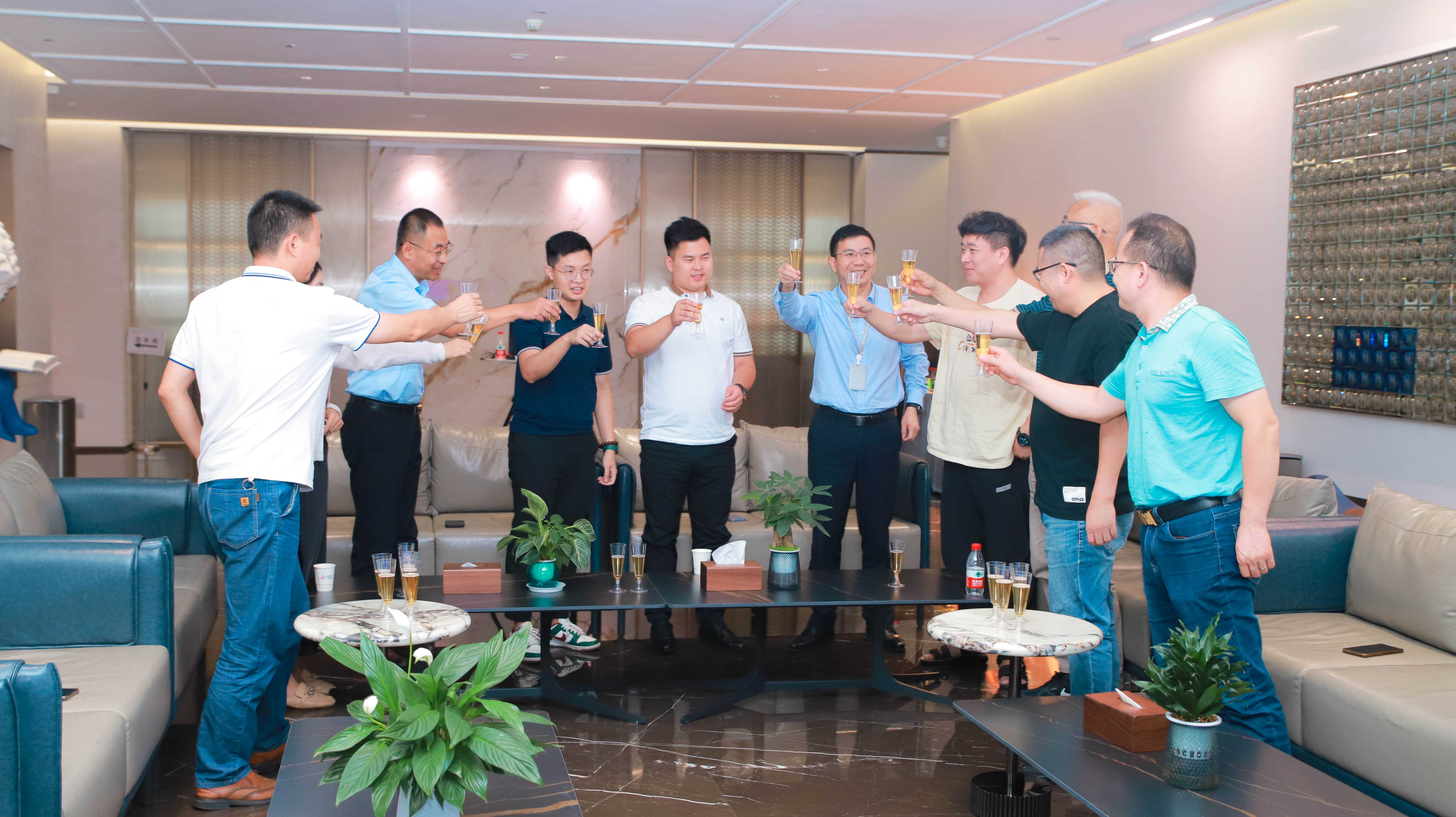 “醫(yī)械創(chuàng)新研發(fā)智造夜：前沿技術(shù)與產(chǎn)業(yè)融合”——廣東醫(yī)谷珠海金鼎夜話順利舉辦！