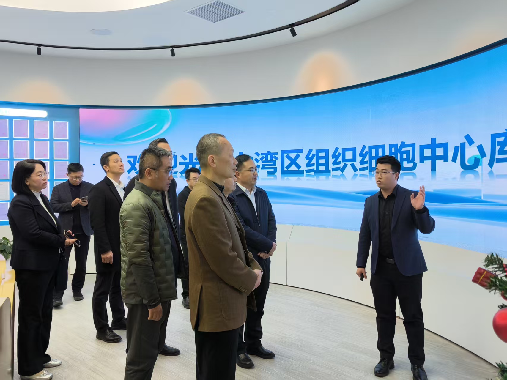 珠海市人大常委會(huì)一行蒞臨廣東醫(yī)谷參觀交流